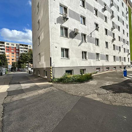 Cozy Studio Apartment In The Wider Center Μπρατισλάβα Εξωτερικό φωτογραφία