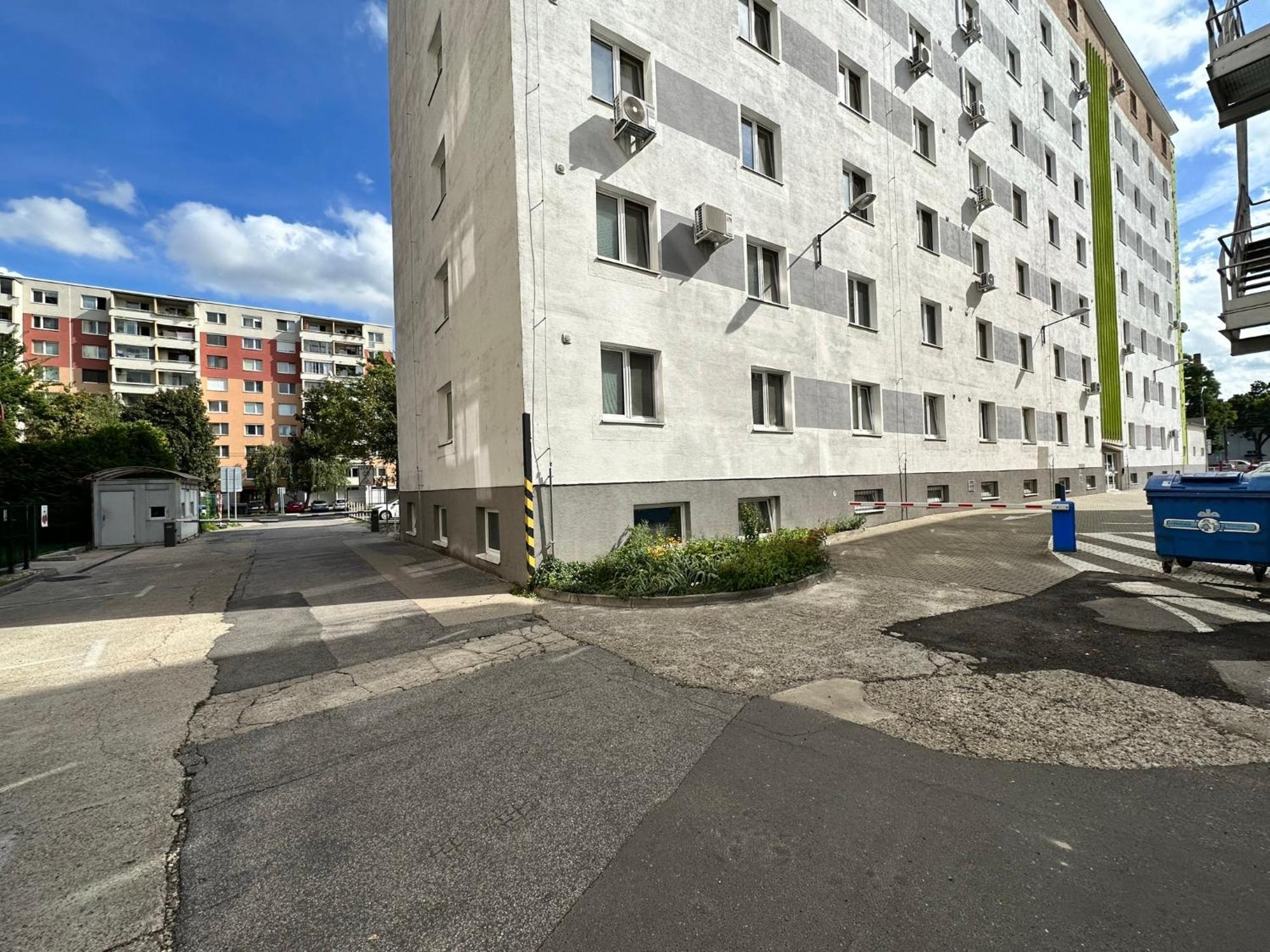 Cozy Studio Apartment In The Wider Center Μπρατισλάβα Εξωτερικό φωτογραφία