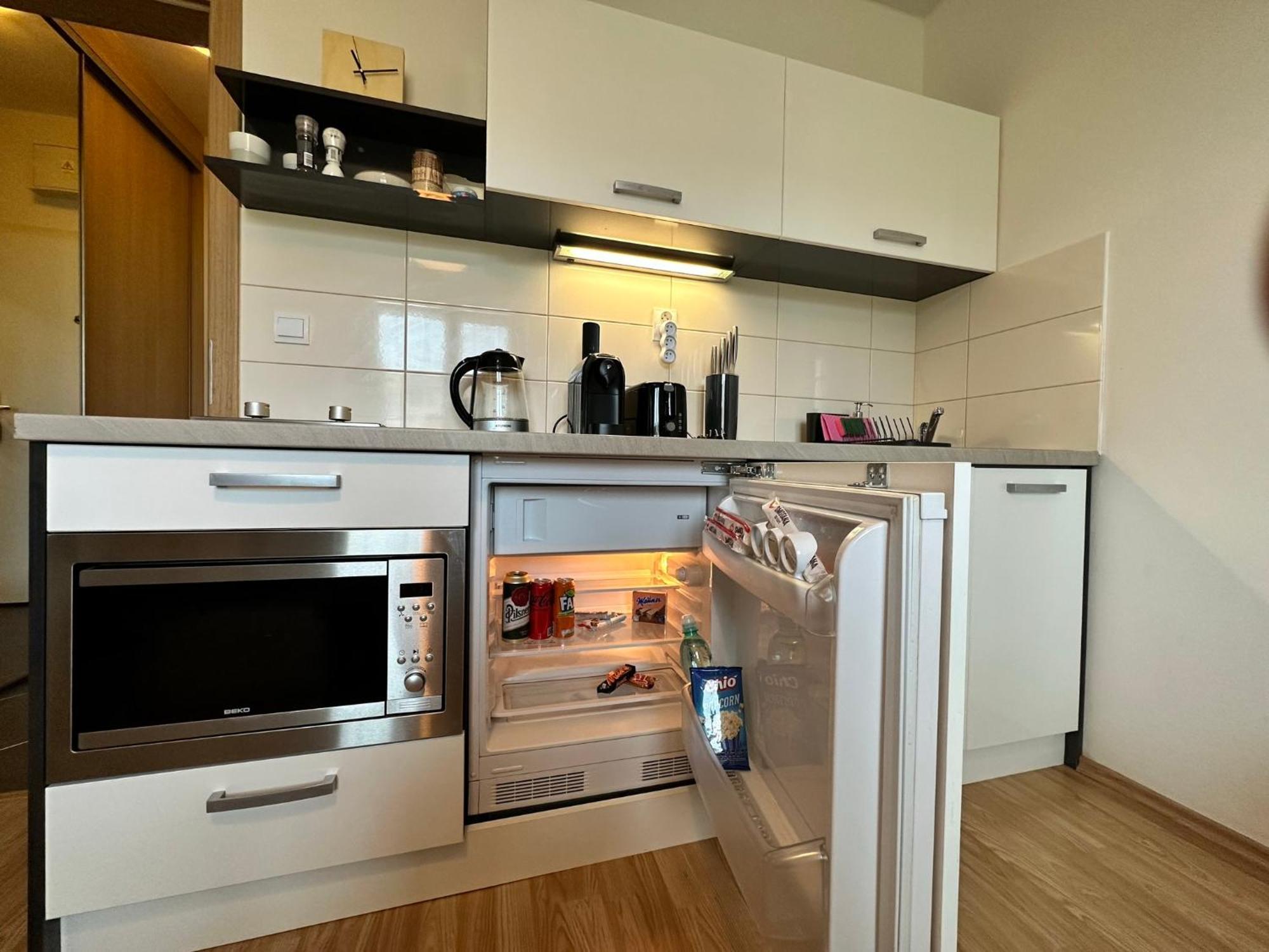 Cozy Studio Apartment In The Wider Center Μπρατισλάβα Εξωτερικό φωτογραφία